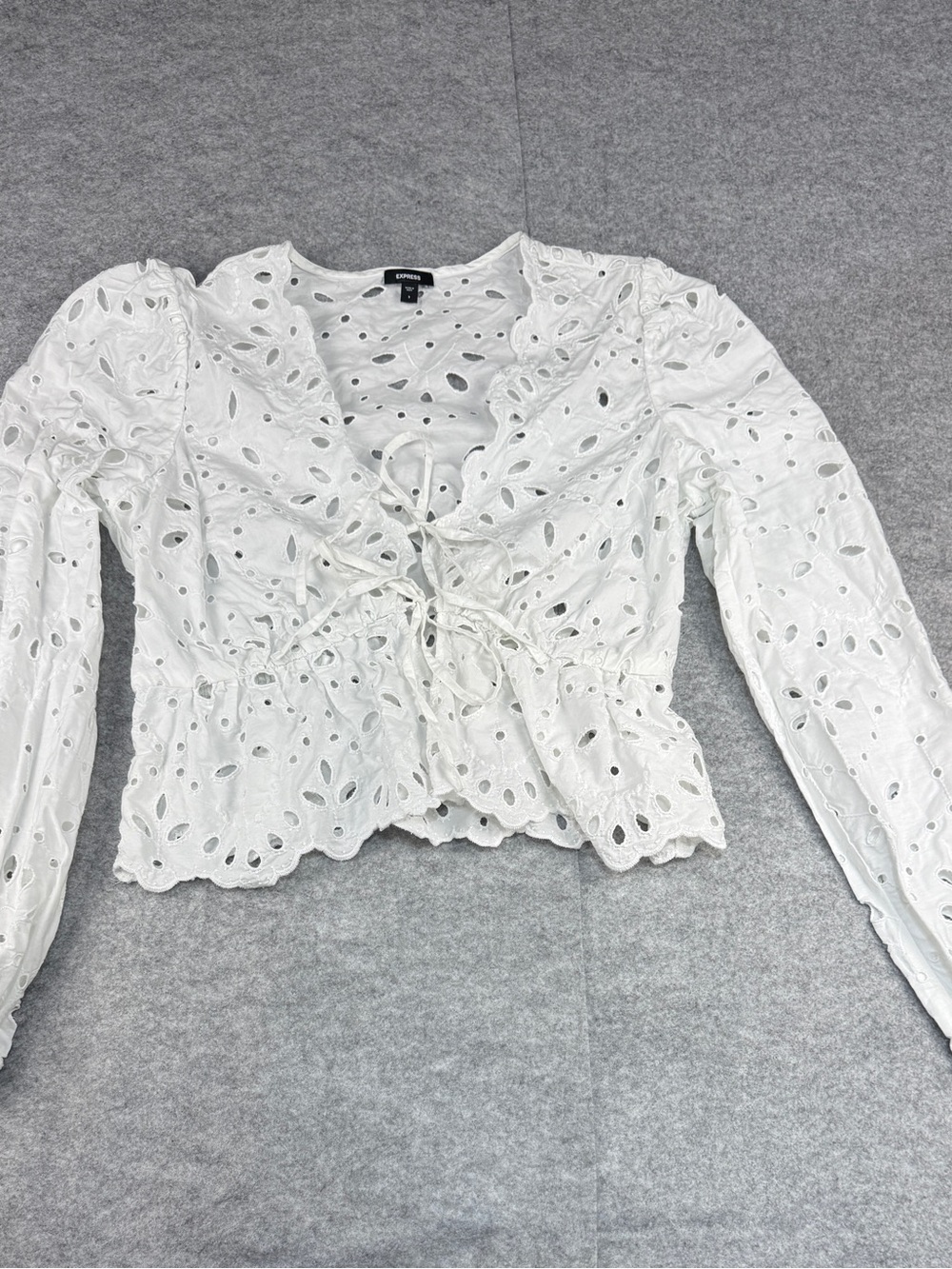 White Eyelet Cottagecore Tie-Front Crop Blouse S